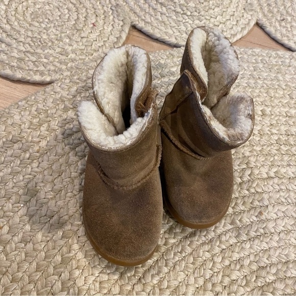 Uggs 6 infant Baby
Keelan Boot - Picture 3 of 5